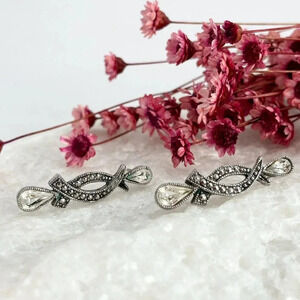 Silver Toned Crossover Style Avon Vintage Art Deco Teardrop Rhinestone Earrings